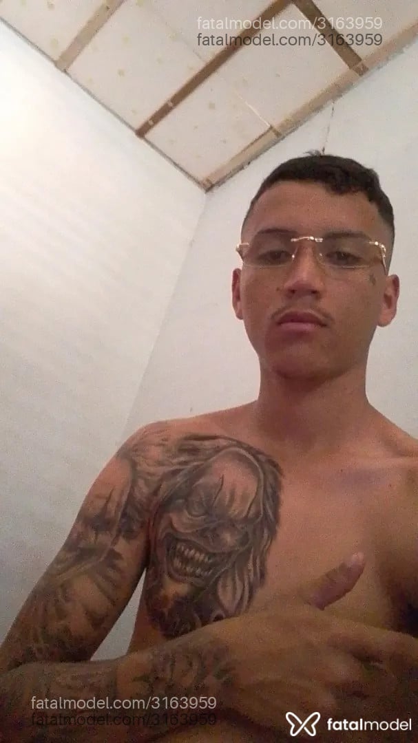 Acompanhante homem morena (o) de olhos pretos - Sheik