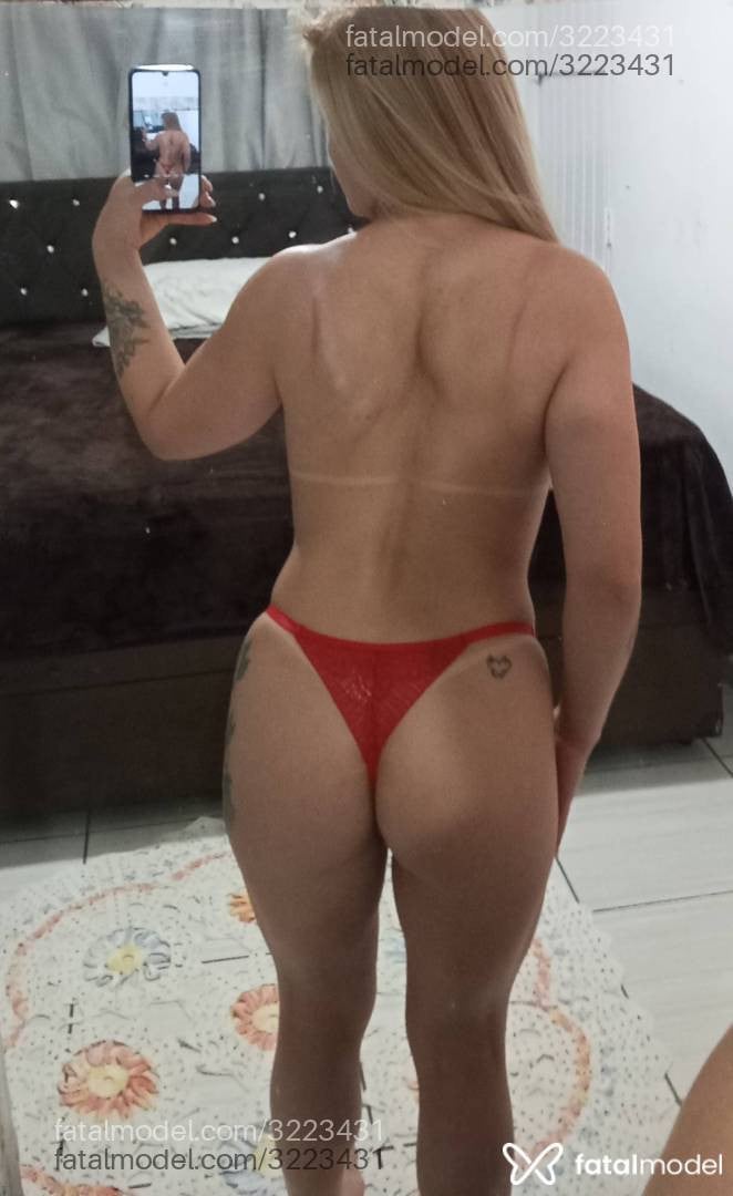 Acompanhante mulher loira (o) de olhos castanhos - Lorena Cavalcante