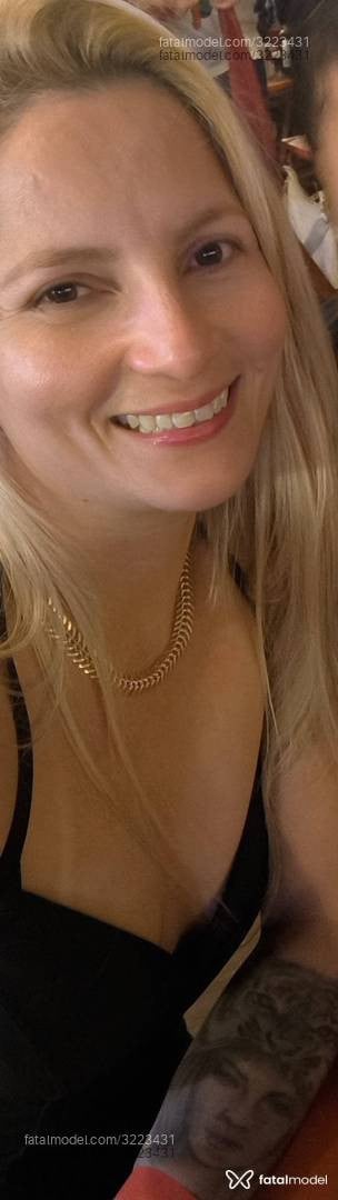 Acompanhante mulher loira (o) de olhos castanhos - Lorena Cavalcante