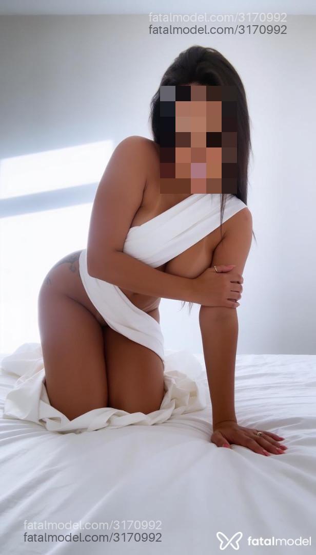 Acompanhante mulher morena (o) de olhos castanhos - Flávia