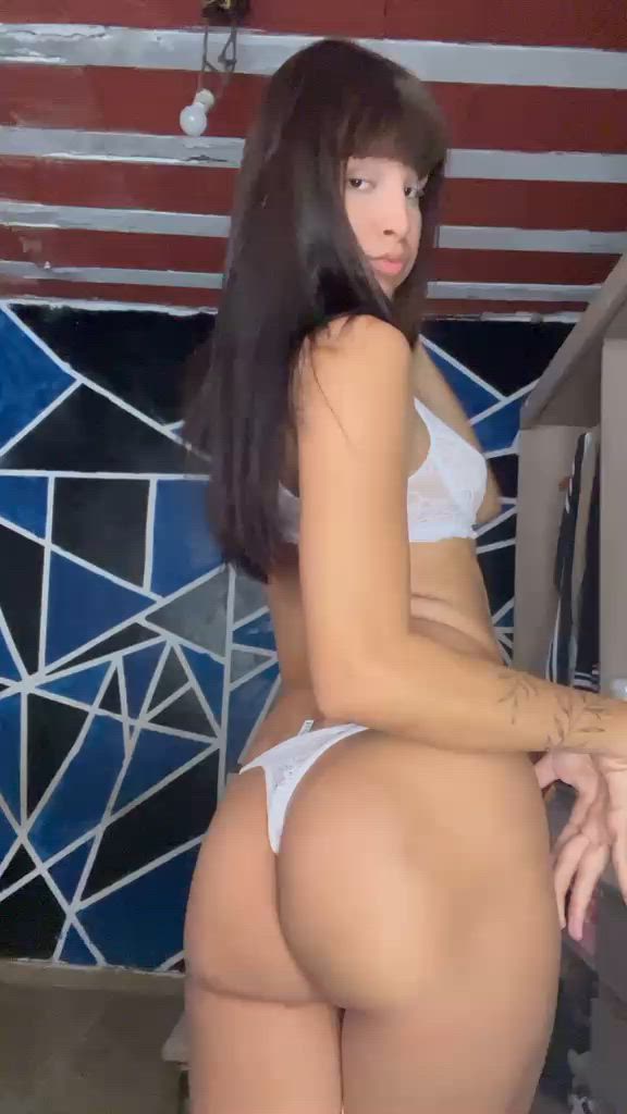 Acompanhante mulher trans com cabelo castanho de olhos castanhos - Maguedes Acompanhante mulher trans com cabelo castanho de olhos castanhos - Maguedes