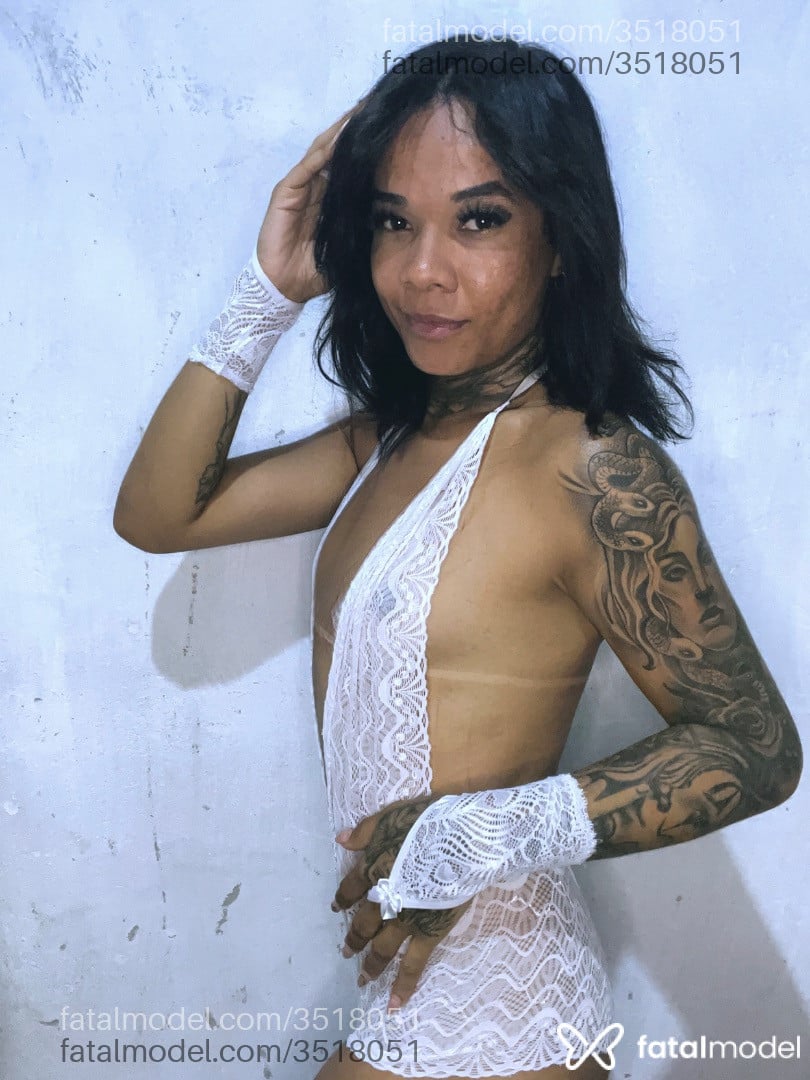 Acompanhante mulher trans morena (o) de olhos castanhos - ágatha