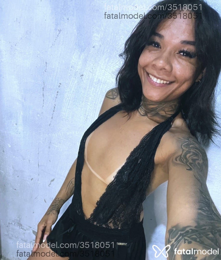 Acompanhante mulher trans morena (o) de olhos castanhos - ágatha