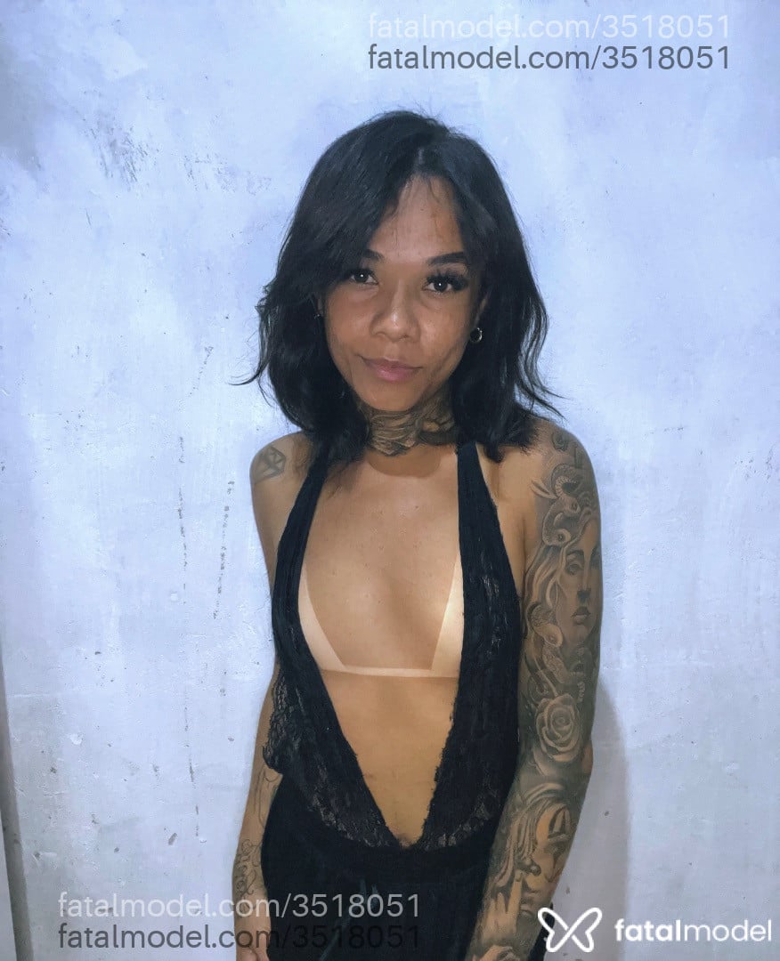 Acompanhante mulher trans morena (o) de olhos castanhos - ágatha