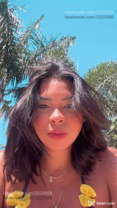 Acompanhante mulher morena (o) de olhos pretos - Bruna Acompanhante mulher morena (o) de olhos pretos - Bruna