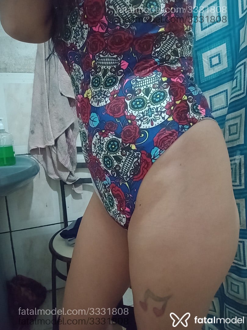 Acompanhante mulher morena (o) de olhos castanhos - Lr Santos