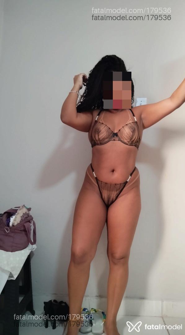 Acompanhante mulher com cabelo castanho de olhos castanhos - DADAI