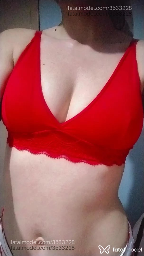 Acompanhante mulher morena (o) de olhos castanhos - Luana