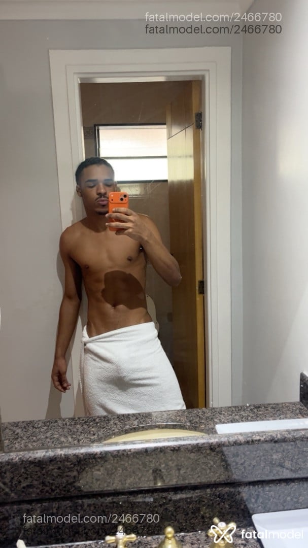 Acompanhante homem morena (o) de olhos pretos - Nathan