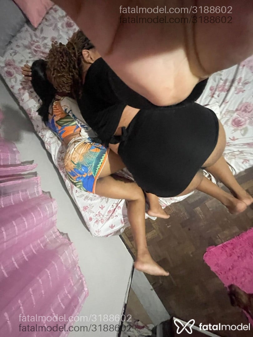 Acompanhante mulher trans com cabelo castanho de olhos castanhos - Gutierrez