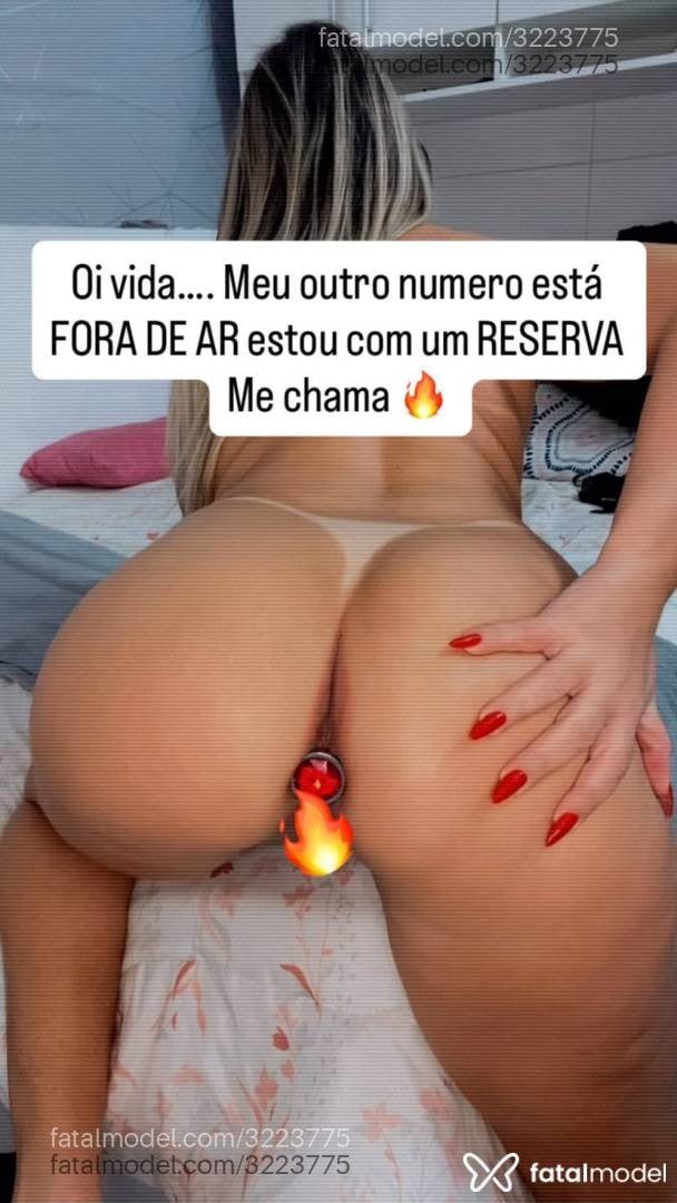 Acompanhante mulher loira (o) de olhos castanhos - Suzyy