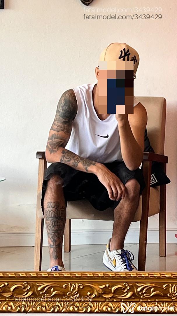 Acompanhante homem morena (o) de olhos castanhos - Oliver Souza