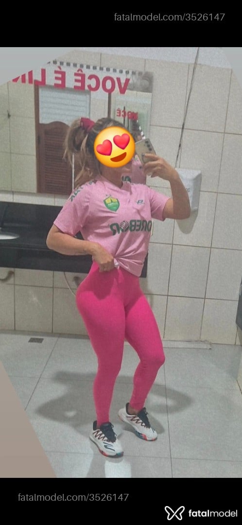 Acompanhante mulher loira (o) de olhos castanhos - Jady Griluda