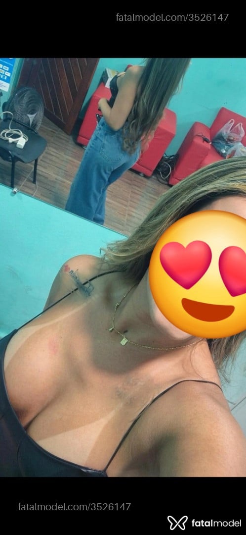 Acompanhante mulher loira (o) de olhos castanhos - Jady Griluda