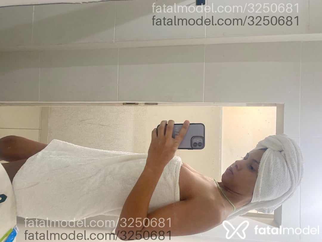 Acompanhante mulher trans morena (o) de olhos castanhos - Steffhany