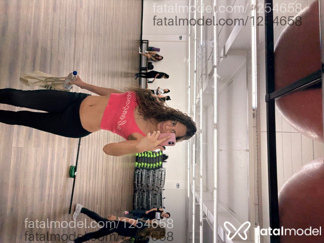 Acompanhante travesti loira (o) de olhos castanhos - Laís Macedo