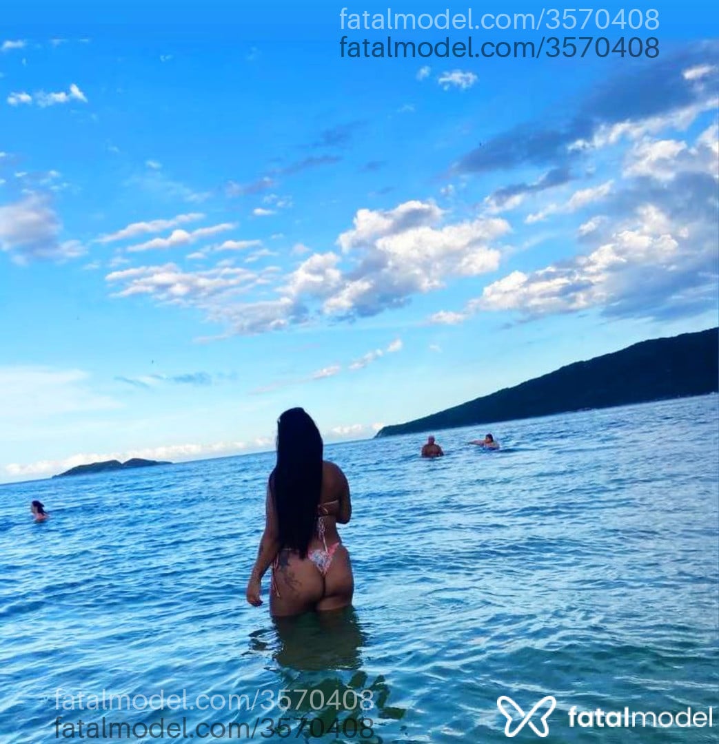 Acompanhante mulher morena (o) de olhos castanhos - Mônica