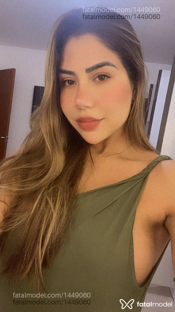 Acompanhante mulher loira (o) de olhos mel - Bela