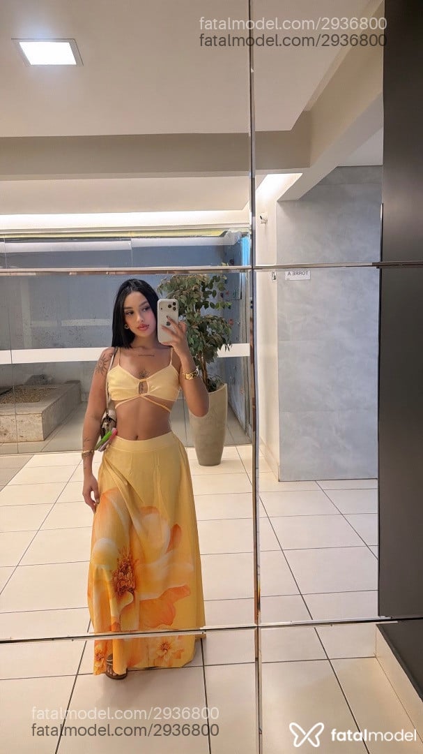 Acompanhante mulher trans morena (o) de olhos mel - Angel