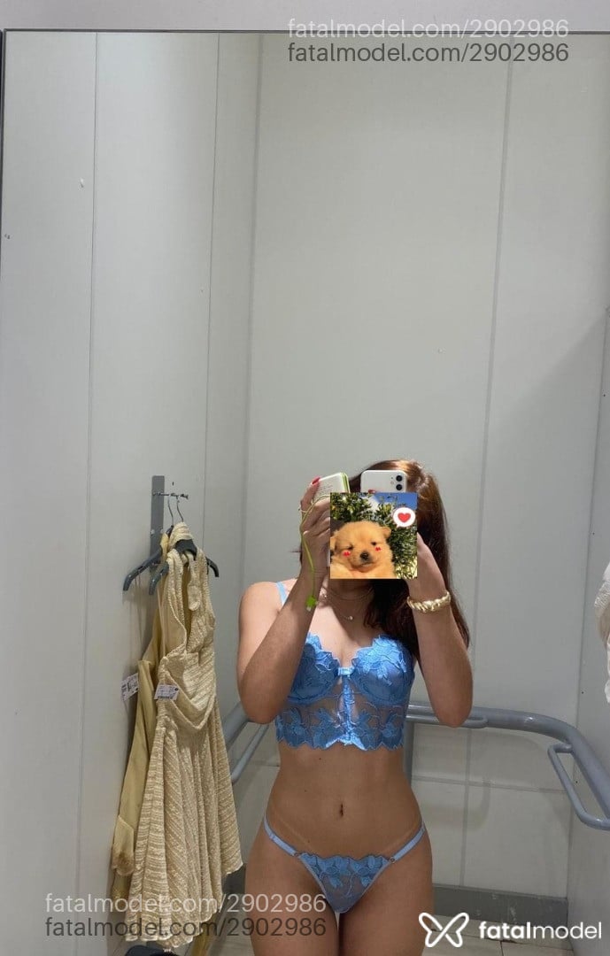 Acompanhante mulher com cabelo castanho de olhos castanhos - Flávia Melo