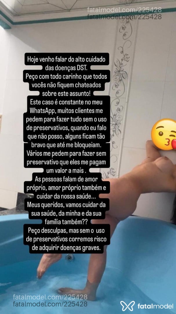 Acompanhante mulher morena (o) de olhos castanhos - Naomi Nay