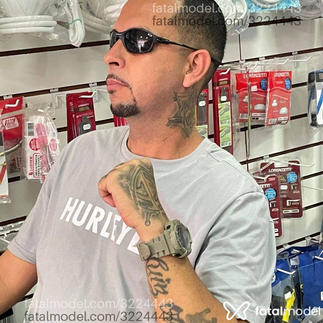 Acompanhante homem com cabelo castanho de olhos castanhos em Serra Acompanhante homem com cabelo castanho de olhos castanhos em Serra - Vemgozar