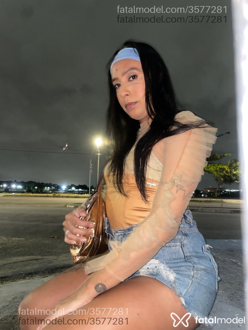Acompanhante mulher trans morena (o) de olhos pretos - Sah Morena Acompanhante mulher trans morena (o) de olhos pretos - Sah Morena