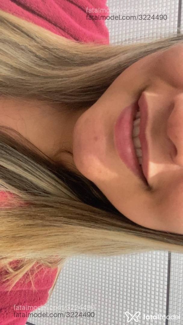 Acompanhante mulher loira (o) de olhos mel em Livramento de Nossa Senhora - Lara Estrada