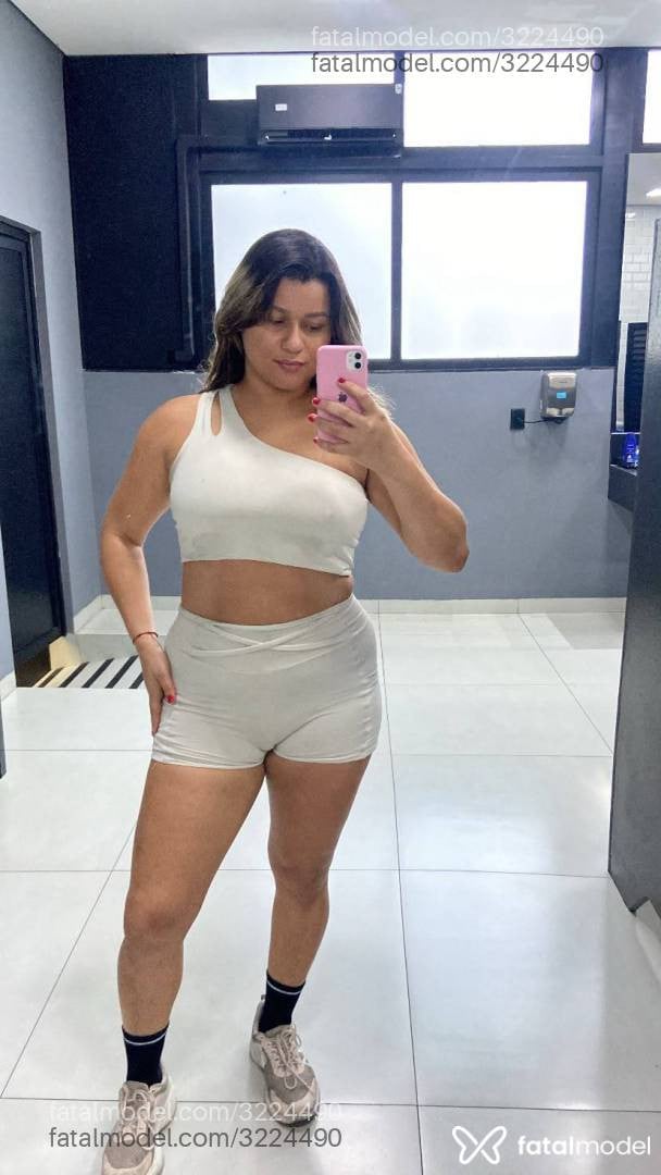 Acompanhante mulher loira (o) de olhos mel - Lara Estrada