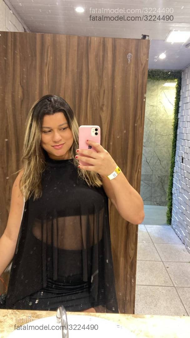 Acompanhante mulher loira (o) de olhos mel - Lara Estrada