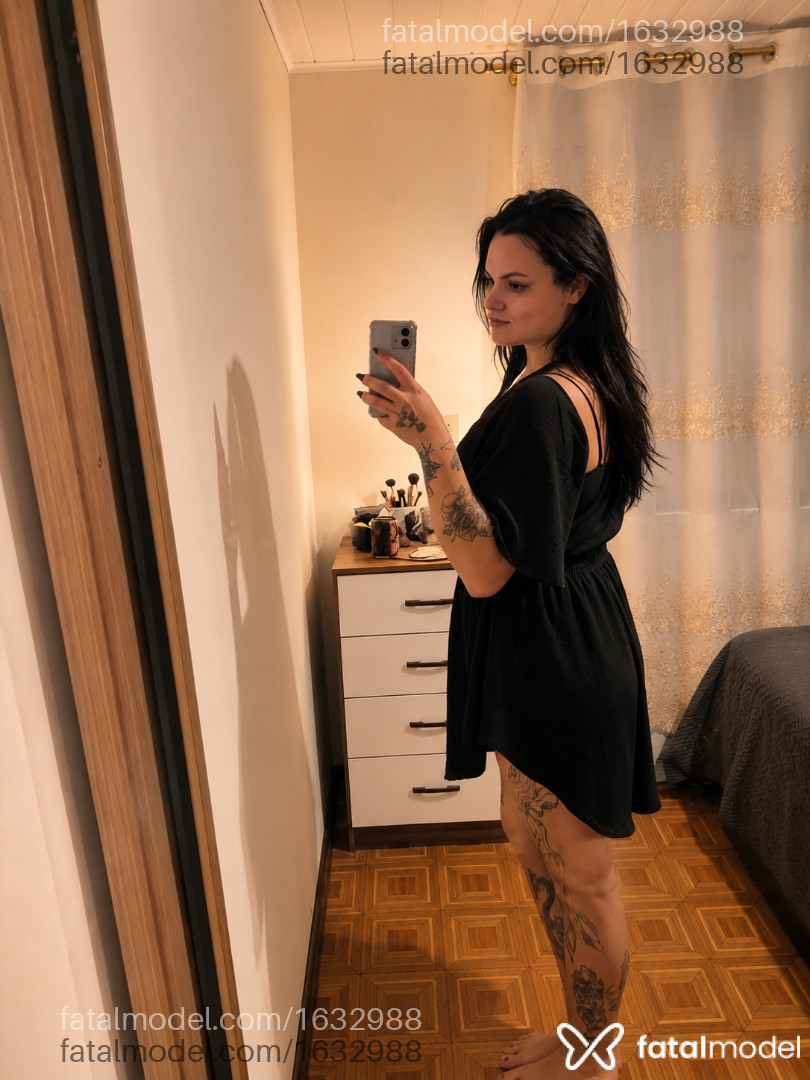 Acompanhante mulher trans morena (o) de olhos castanhos - Ellensantos