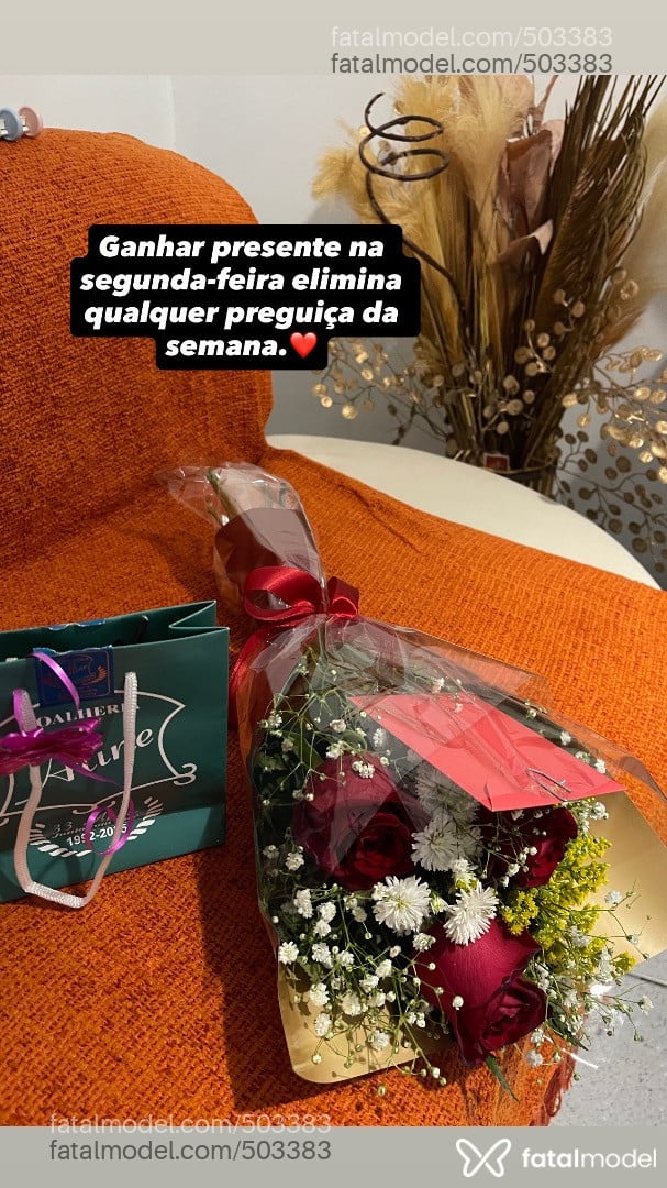 Acompanhante mulher com cabelo castanho de olhos castanhos - Lola Ferraz