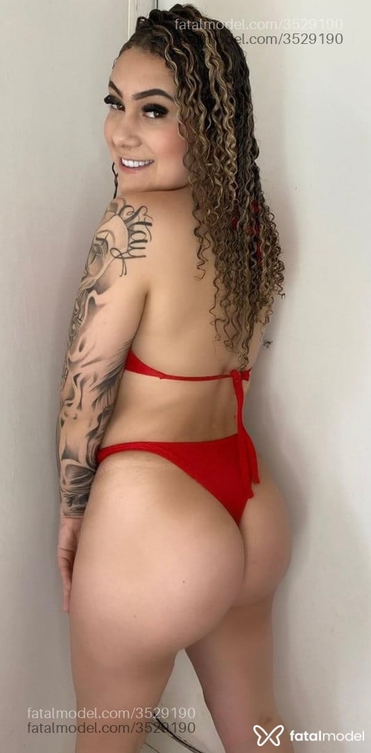 Acompanhante mulher com cabelo castanho de olhos castanhos - Gabriela Souza