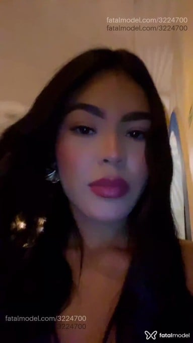 Acompanhante mulher morena (o) de olhos pretos em Rio de Janeiro Acompanhante mulher morena (o) de olhos pretos em Rio de Janeiro - Jadepri