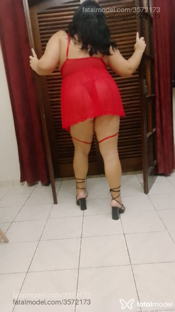 Acompanhante mulher morena (o) de olhos castanhos - Mia Smith