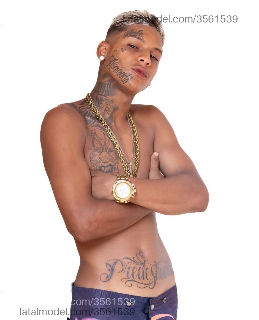 Acompanhante homem morena (o) de olhos castanhos - Mateus