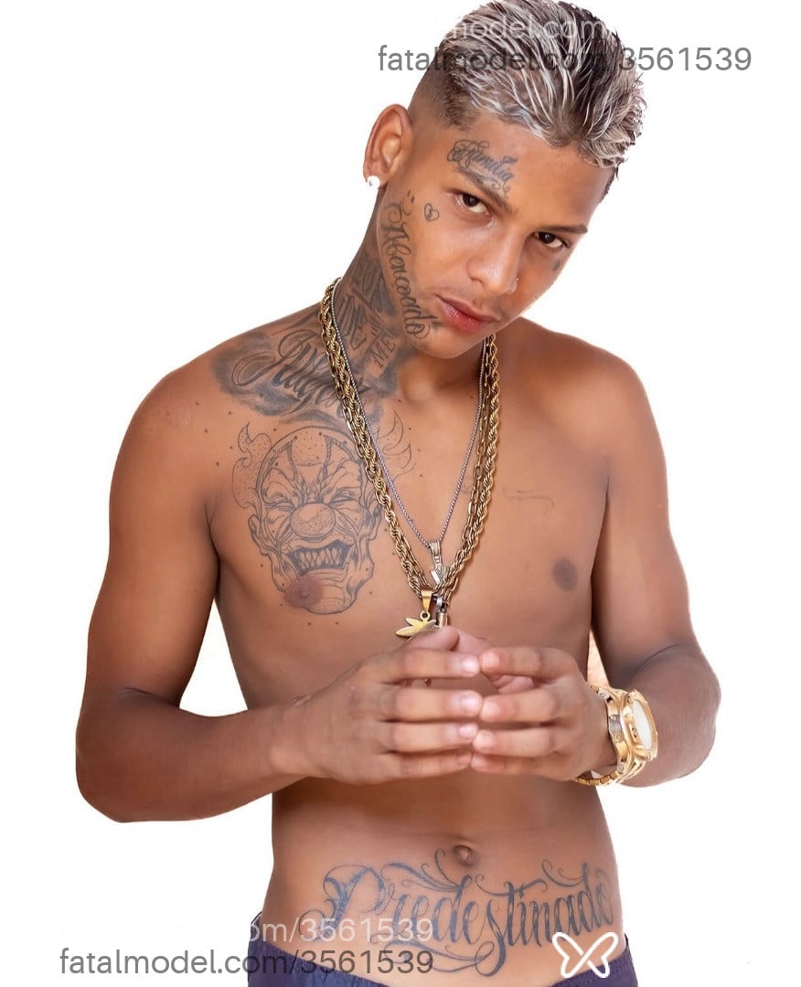 Acompanhante homem morena (o) de olhos castanhos - Mateus