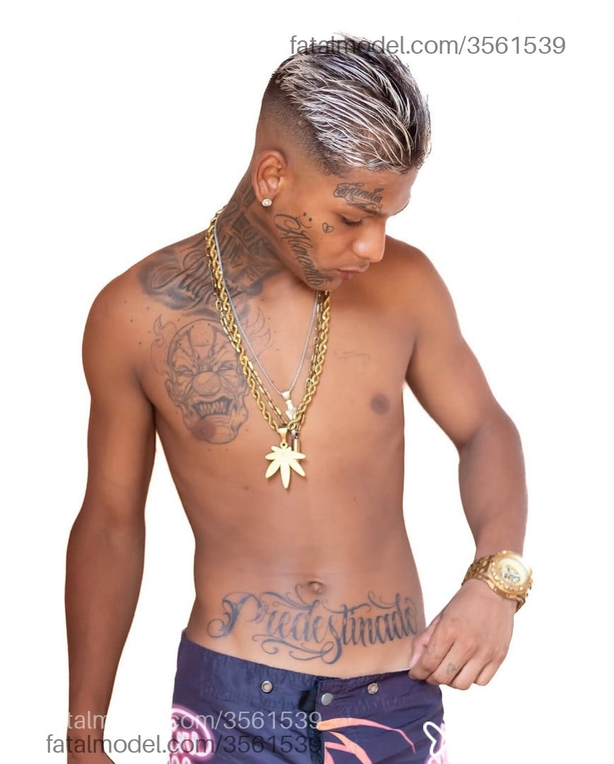 Acompanhante homem morena (o) de olhos castanhos - Mateus