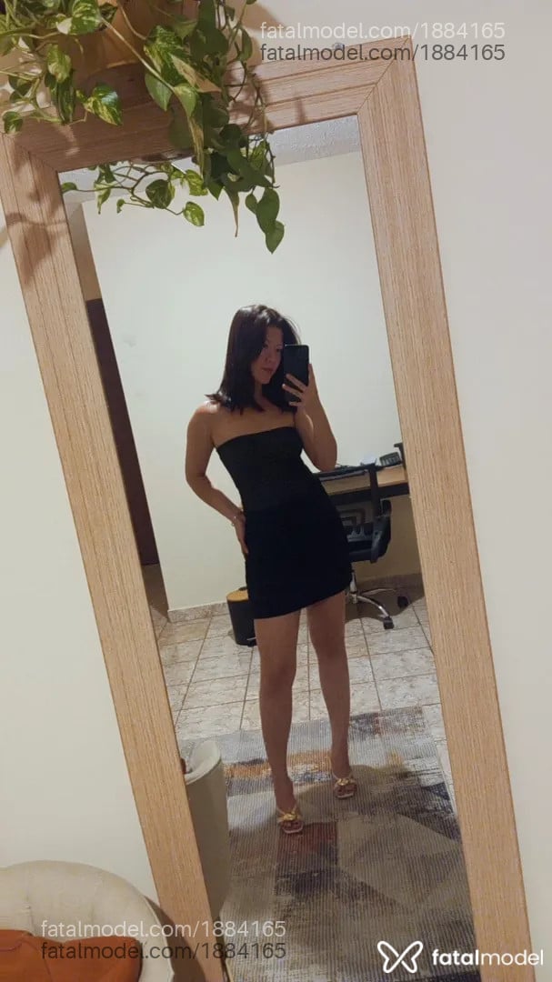 Acompanhante mulher com cabelo castanho de olhos castanhos - Luíza Graciela
