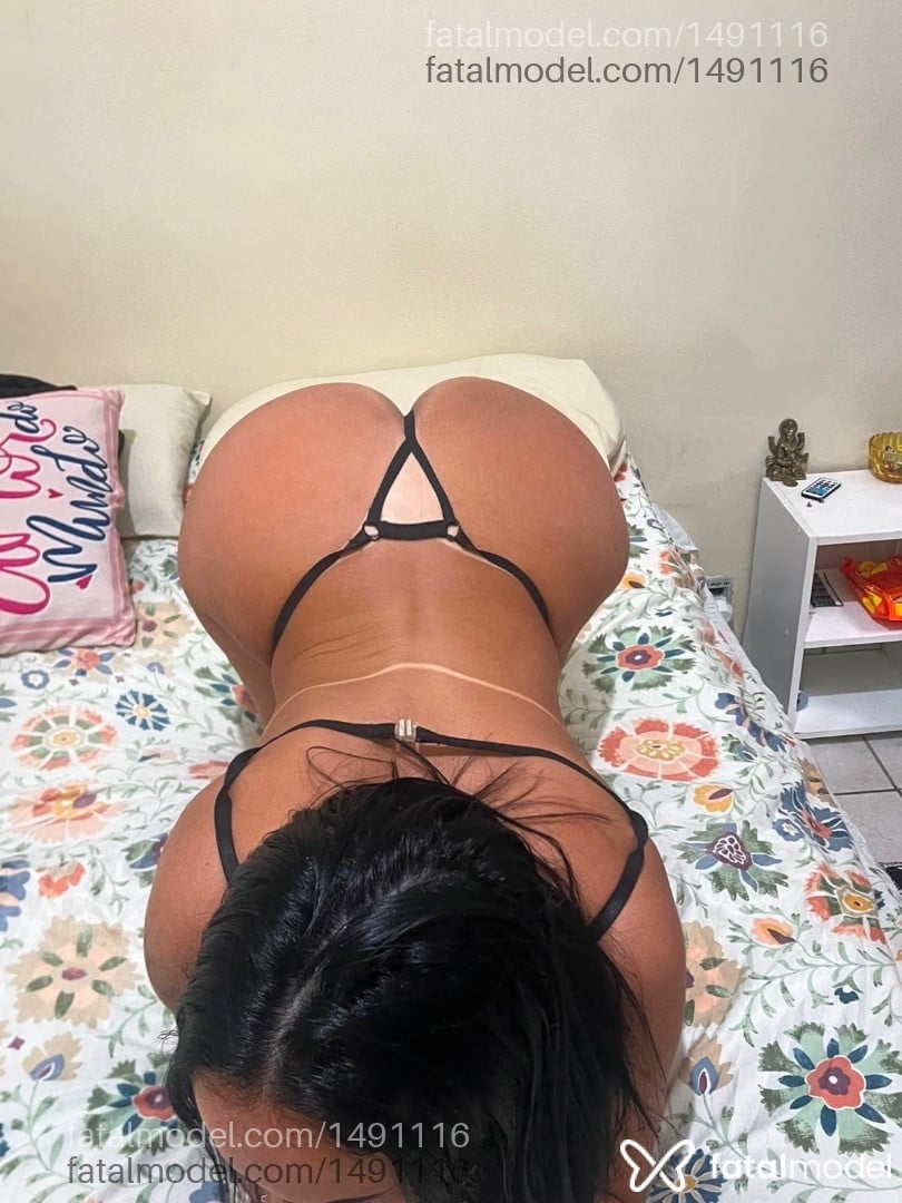 Acompanhante mulher morena (o) de olhos castanhos - Rebeca