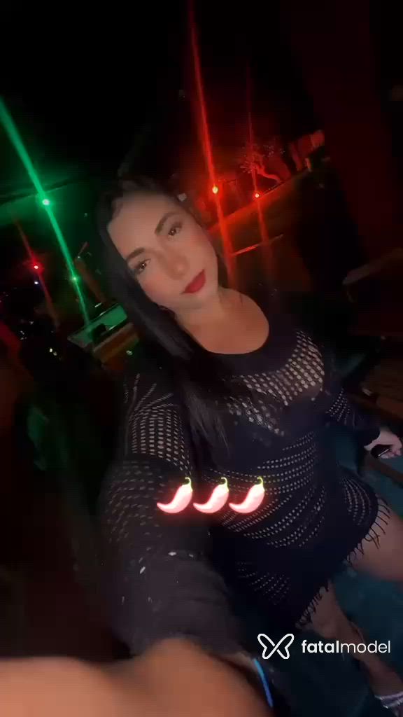 Acompanhante mulher morena (o) de olhos pretos - Bruna