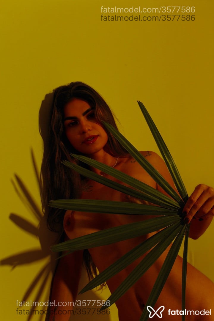Acompanhante mulher ruiva (o) de olhos castanhos - Milla Padilha