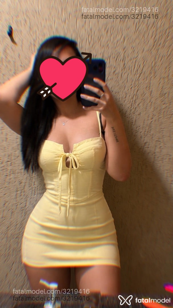 Acompanhante mulher com cabelo castanho de olhos castanhos - Daniela