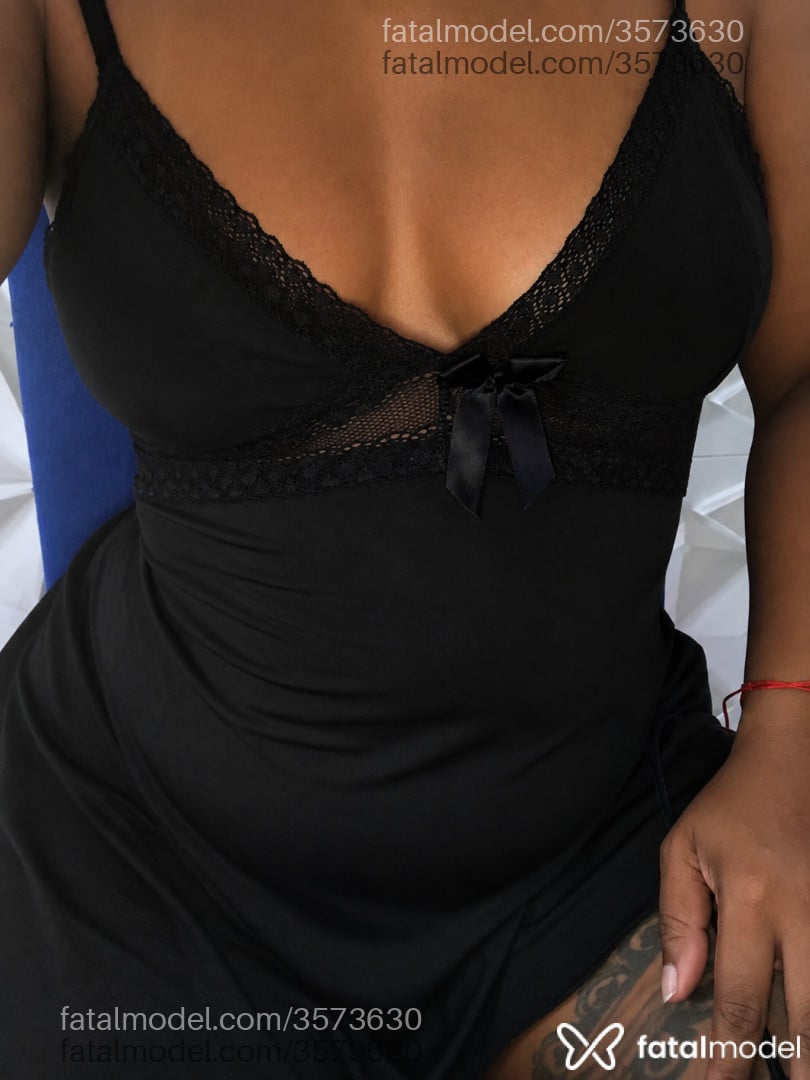 Acompanhante mulher com cabelo castanho de olhos castanhos - Prethax