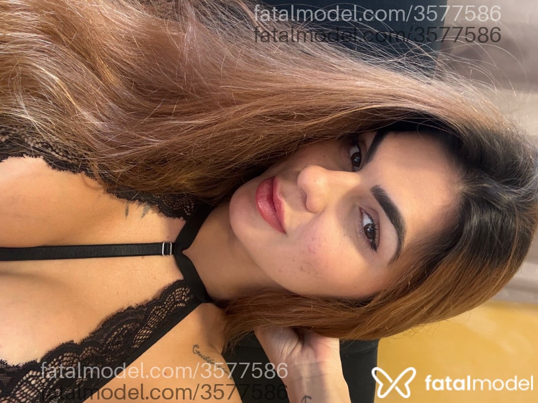 Acompanhante mulher ruiva (o) de olhos castanhos - Milla Padilha