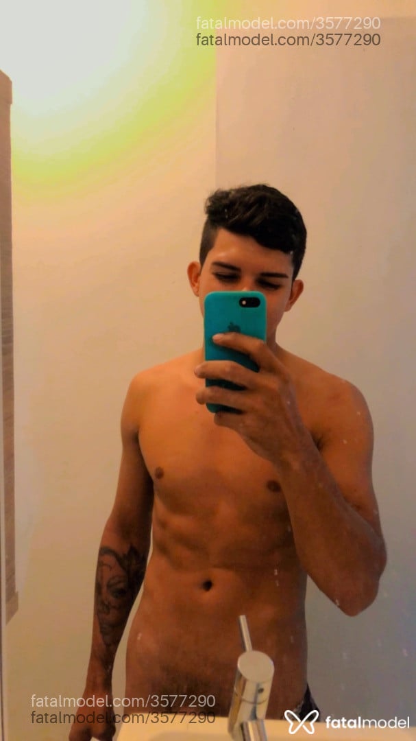 Acompanhante homem morena (o) de olhos pretos - Xaman