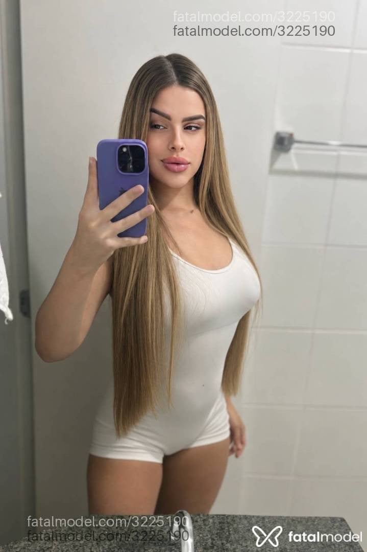 Acompanhante mulher loira (o) de olhos castanhos em São Mateus do Sul - Laís Duarte