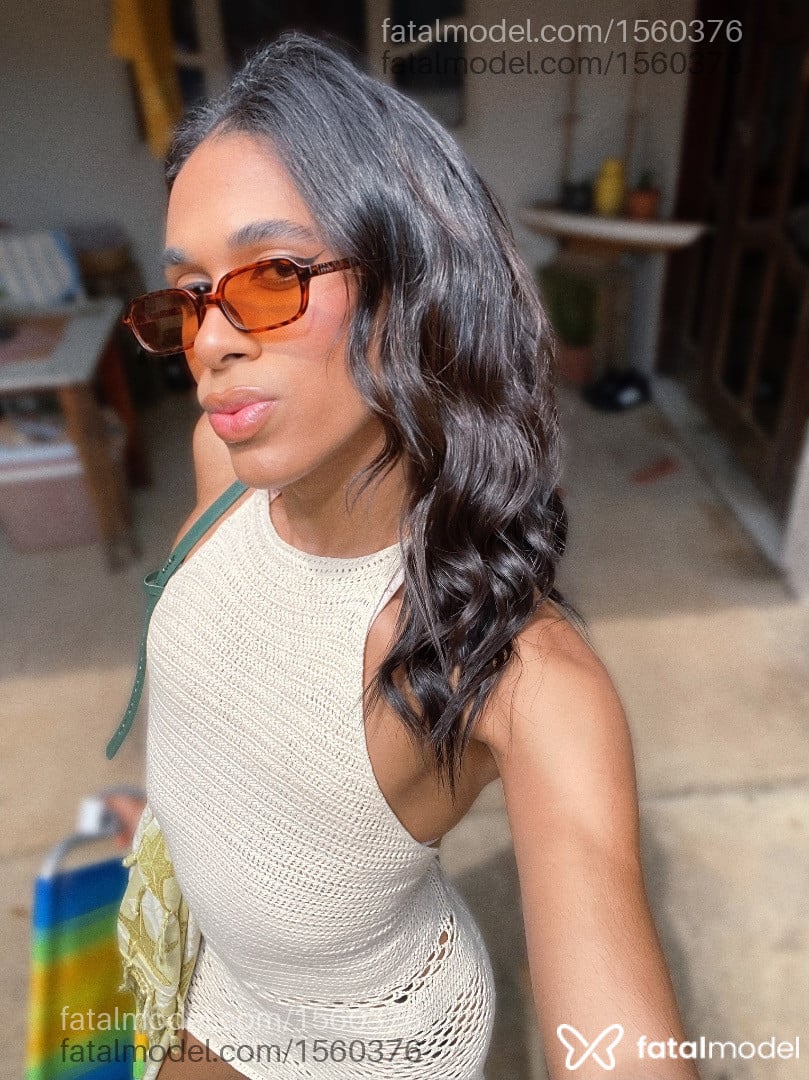 Acompanhante mulher trans com cabelo castanho de olhos castanhos - Vanessa