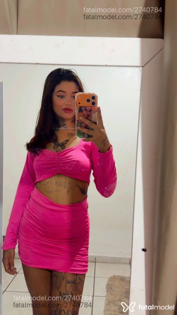 Acompanhante mulher morena (o) de olhos castanhos - Venélope Acompanhante mulher morena (o) de olhos castanhos - Venélope