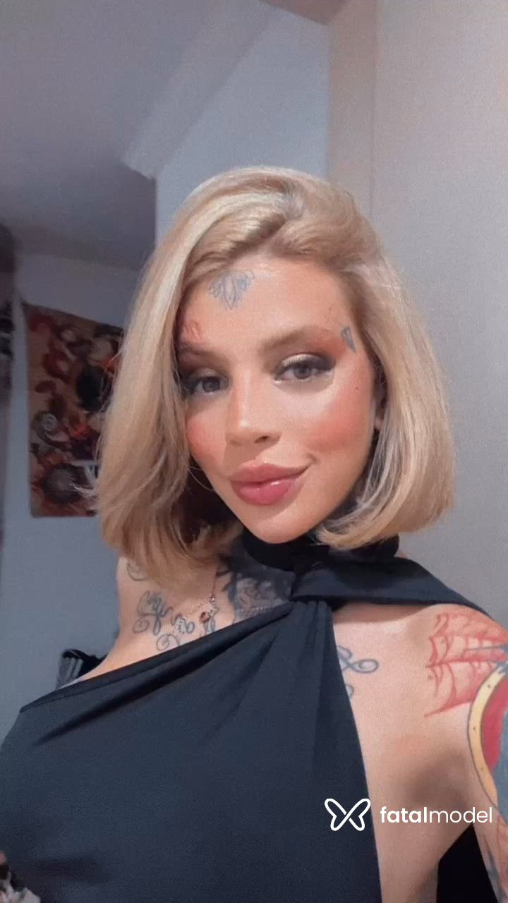 Acompanhante mulher ruiva (o) de olhos castanhos - Aline